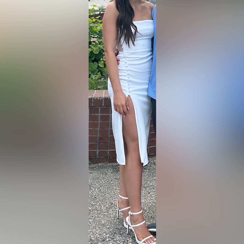 Elegant White Strapless dress